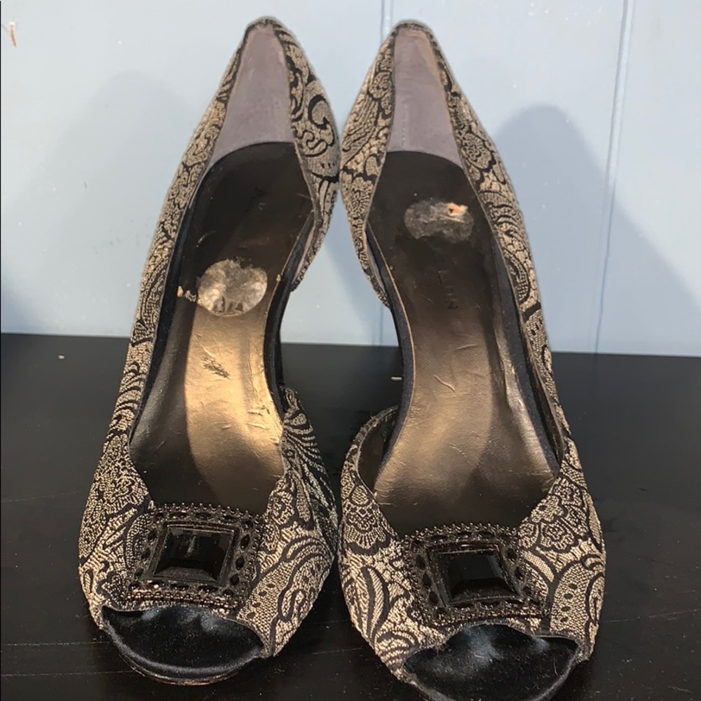 Kitten Heel Velvet heels with rhinestone detail